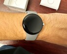 Ein erster Nutzer konnte die Google Pixel Watch bereits auspacken. (Bild: u/Suckmyn00dle / Reddit)