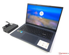 Der Multimedia-Laptop Asus VivoBook 15 Pro bietet viel Leistung, aber veraltete Anschlüsse