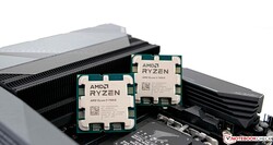 Der AMD Ryzen 9 7900X und der AMD Ryzen 5 7600X im Test: zur Verfügung gestellt von AMD Deutschland
