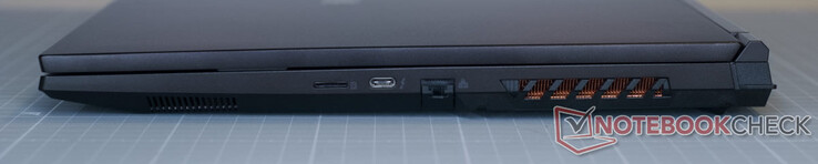microSD-Kartenleser; USB-C 3.2 Gen2×1 (DisplayPort 1.4, Thunderbolt 4); RJ45 Port (LAN)