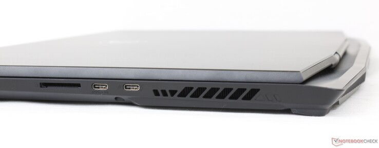 Rechts: SD-Kartenleser, 1x USB-C 3.2 mit DisplayPort, 1x USB-C 3.2 mit Thunderbolt 4, Power Delivery und DisplayPort