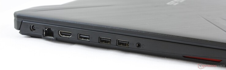 Links: Ladeanschluss, Gigabit RJ-45, HDMI 2.0, USB 2.0 Typ-A, 2x USB Typ-A 3.1 Gen. 1, kombinierter 3,5-mm-Audioanschluss