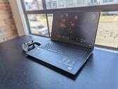 Asus TUF Gaming A17 FA707XI im Laptop-Test: GeForce RTX 4070 mit 140 W für 1.400 Euro