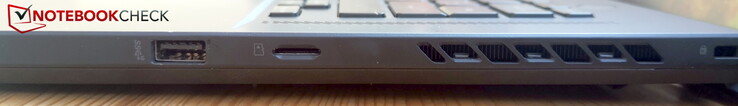 Rechts: USB-A 3.2 Gen2, microSD-Kartenleser, Kensington