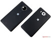 das Lumia 950 XL (links) neben dem Lumia 950 DS