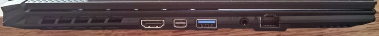 Links: HDMI 2.1, Mini-DisplayPort 1.4, USB-Typ-A 3.2 Gen. 1, kombinierter 3,5-mm-Audioanschluss, 2,5-Gbps-LAN