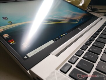 HP ist der einzige große Laptop-OEM-Hersteller, der 1000-Nit-Panel-Optionen für viele seiner EliteBooks anbietet. Mehr als 1080p Auflösung gibt es jedoch nicht im Angebot.