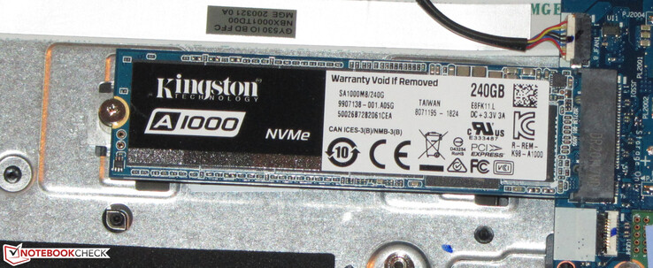 ... können SSDs im gängigeren M.2-2280-Format verwendet werden. Wir haben probeweise ein Kingston-A1000-Modell eingebaut.
