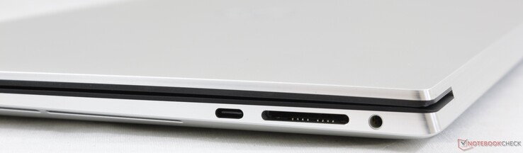 Rechts: USB Typ-C 3.1 mit Power Delivery und DisplayPort, SD-Kartenleser, kombinierter 3,5-mm-Audioanschluss