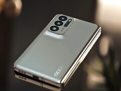 Das Oppo Find N Foldable präsentiert sich erstmals in Form offizieller Renderbilder als hübscher Samsung Galaxy Z Fold3-Konkurrent. (Bild via Evan Blass)