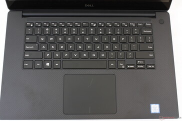 Das Tastaturlayout und das Clickpad haben sich seit der letzten Generation (XPS 15 9570/9560) nicht verändert