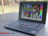 Lenovo ThinkPad X395 bietet für 269 Euro einiges: 100% sRGB, 335 cd/m², 16 GB RAM, AMD Ryzen Pro 5, RX Vega 6, geringe Emissionen und einer der besten Tastaturen (Bild: Christian Hintze)