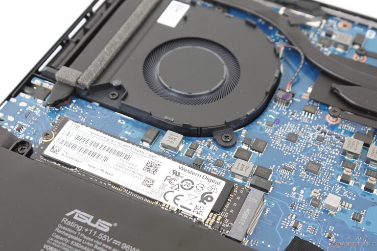 Der Laptop unterstützt nur eine interne PCIe3-x4-NVMe-M.2-2280-SSD.