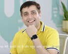 Realme India: Madhav Sheth teasert Smartwatch und lila Realme 6 Pro.