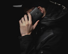 Passt zum schwarzen Outfit: 250 Stück der Midnight Black Limited Edition des OnePlus 3T kann man morgen ergattern.