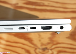 2x USB-C 3.0 mit DisplayPort und Ladefunktion
