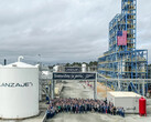 Eröffnungsfeier der Anlage zur Herstellung von nachhaltigem, kohlendioxidarmem Flugtreibstoff aus Ethanol in Georgia (Bild: LanzaJet)