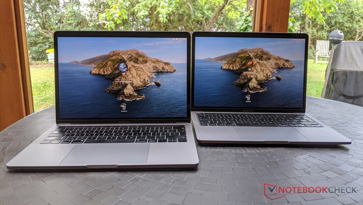 MacBook Pro 13 2019 (links) vs. MacBook Po 13 2020 (rechts)