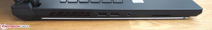 linke Seite: 2x USB-A 3.0, 3,5-mm-Klinke