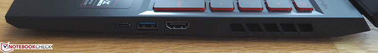 Rechte Seite: USB-C, USB-A, HDMI