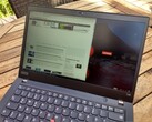 Lenovo ThinkPad T490 mit Low-Power-Display im Außeneinsatz