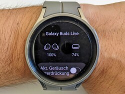 Die Galaxy Watch5 Pro funktioniert problemlos mit Bluetoothkopfhörern