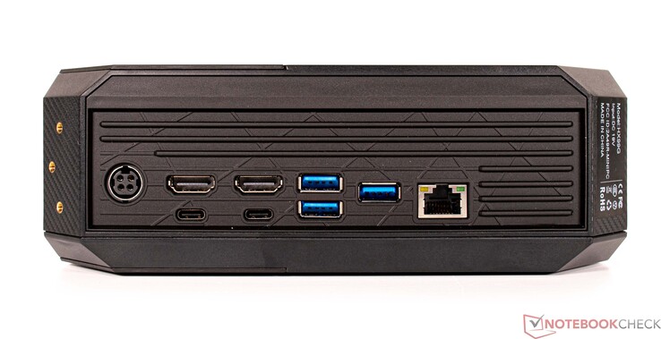 Rückseite: Netzanschluss, 2x HDMI, 2x USB4, 3x USB 3.2 Gen1 Type-A, RJ45