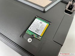 Die kompakte M.2-2230-SSD kann getauscht werden.