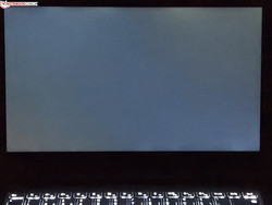 Kaum Backlight-Bleeding (hier verstärkt dargestellt)