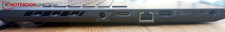Links: AC, HDMI 2.1 TMDS, GigabitLAN, USB-A 3.2 Gen2, USB-C/Thunderbolt 4 (inkl. DP und PD), USB-C 3.2 Gen2 (inkl. DP und PD), Headset-Klinke