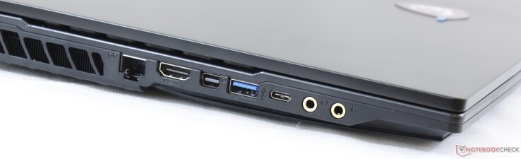 Links: Kensington Lock, RJ-45, HDMI 1.4, Mini-Displayport, USB 3.1, USB 3.1 Typ-C Gen. 1, 3,5 mm Mikrofon, 3,5 mm Kopfhörer (SPDIF)