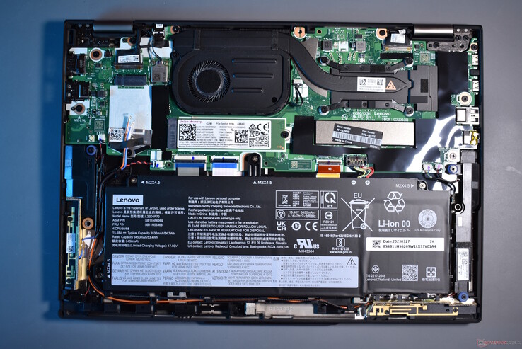 Lenovo ThinkPad X13 Yoga G4: Blick ins Innere