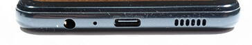 Unten: 3,5mm-Port, Mikrofon, USB-C-Port, Lautsprecher