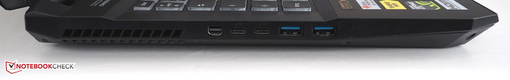 linke Seite: Mini DisplayPort, 2x USB 3.1 Gen2 Typ C (ohne Thunderbolt), 2x USB 3.0