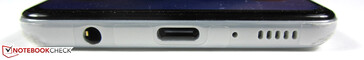 Fußseite: 3,5-mm-Klinkenbuchse, USB-C 2.0, Mikrofon, Lautsprecher