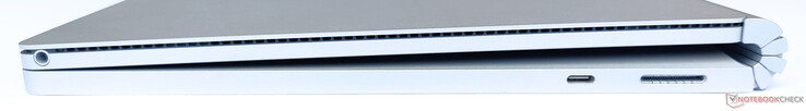 Rechte Seite: 3,5-mm-Klinkenanschluss (am Tablet), 1x USB 3.2 Gen2 Typ-C (am Tastatur-Dock), Surface-Connector (am Tastatur-Dock)
