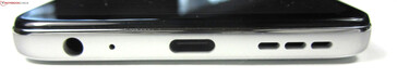 Fußseite: 3,5-mm-Klinkenbuchse, Mikrofon, USB-C 2.0, Lautsprecher