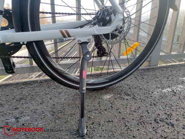 Der Ständer hält das Rad perfekt