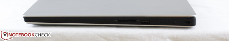 rechts: SD-Kartenleser, USB 3.0, Akku-Anzeige, Kensington Lock