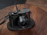 Panasonic soll eine Vollformat-Kamera mit Wechselobjektiven im Format einer Leica Q vorstellen. (Bild: Leica)