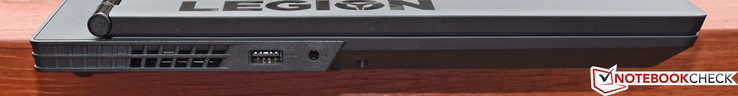 Rechts: USB 3.0, kombinierter Audioanschluss