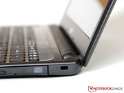 auf der anderen zeigt es die Gene eines flachen Ultrabooks. auf der anderen zeigt es die Gene eines flachen Ultrabooks.