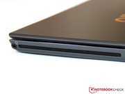 Sony setzt dabei auf ein flaches Slot-In-Modell.