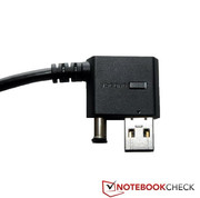 Für das Power Media Dock wird der USB 3.0-Port sowie der Netzteil-Anschluss beansprucht. Für das Power Media Dock wird der USB 3.0-Port sowie der Netzteil-Anschluss beansprucht.