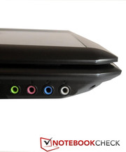 Ansonsten stehen dem Besitzer noch rund vier Audio-Ports zur Verfügung.
