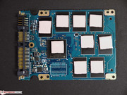 ...und 19-nm-MLC-NAND-Speicherchips.