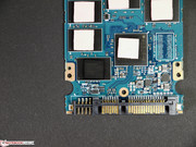 ...an das dünne Alugehäuse weitergeben.