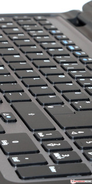 Die Tastatur erfordert zunächst etwas Eingewöhnung, ...