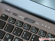 Wahlweise läuft das Notebook im schnellen Speed- oder sparsamen Stamina-Modus, der unter anderem auf die dedizierte GPU verzichtet.