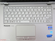 Tastatur mit Touchpad